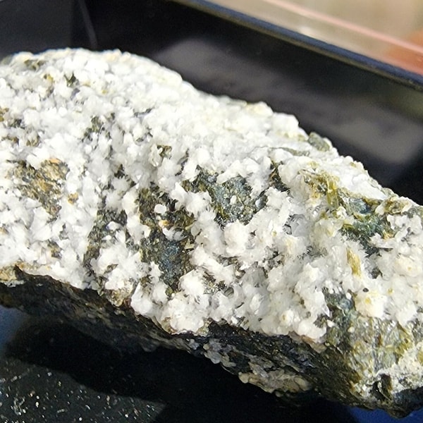 Hydromagnesite from Lee Valley Quarry, New Zealand