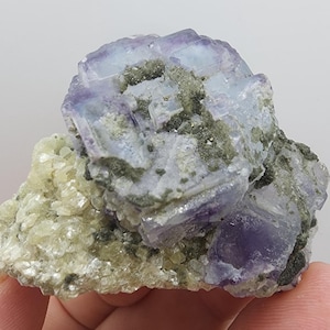Fluorite Yaogangxian sur Moscovite de Chine