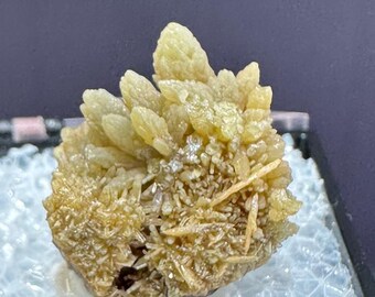 Mimetite with Wulfenite from France