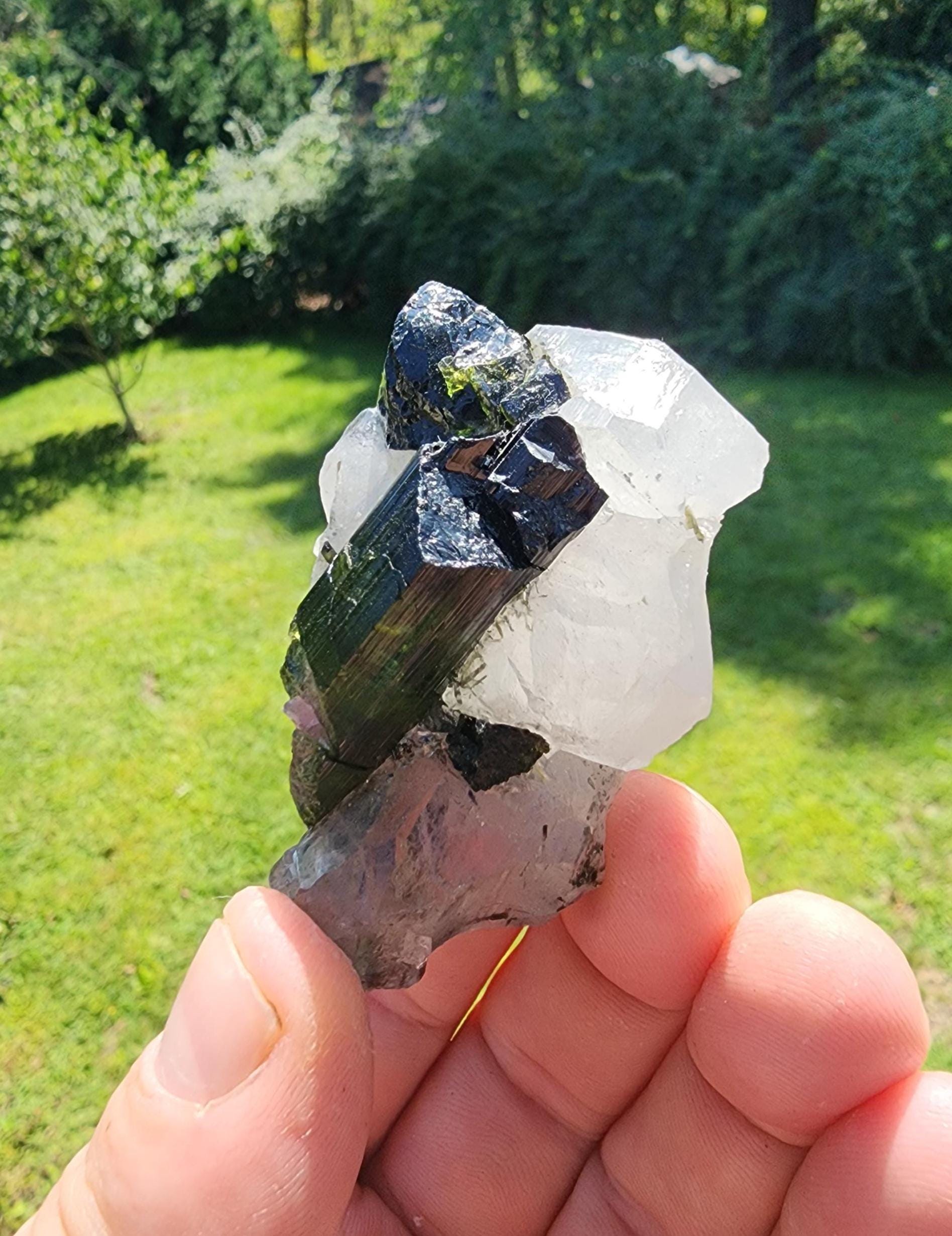 ブラジル、ミナスジェライス産のクォーツ入りウォーターメロン