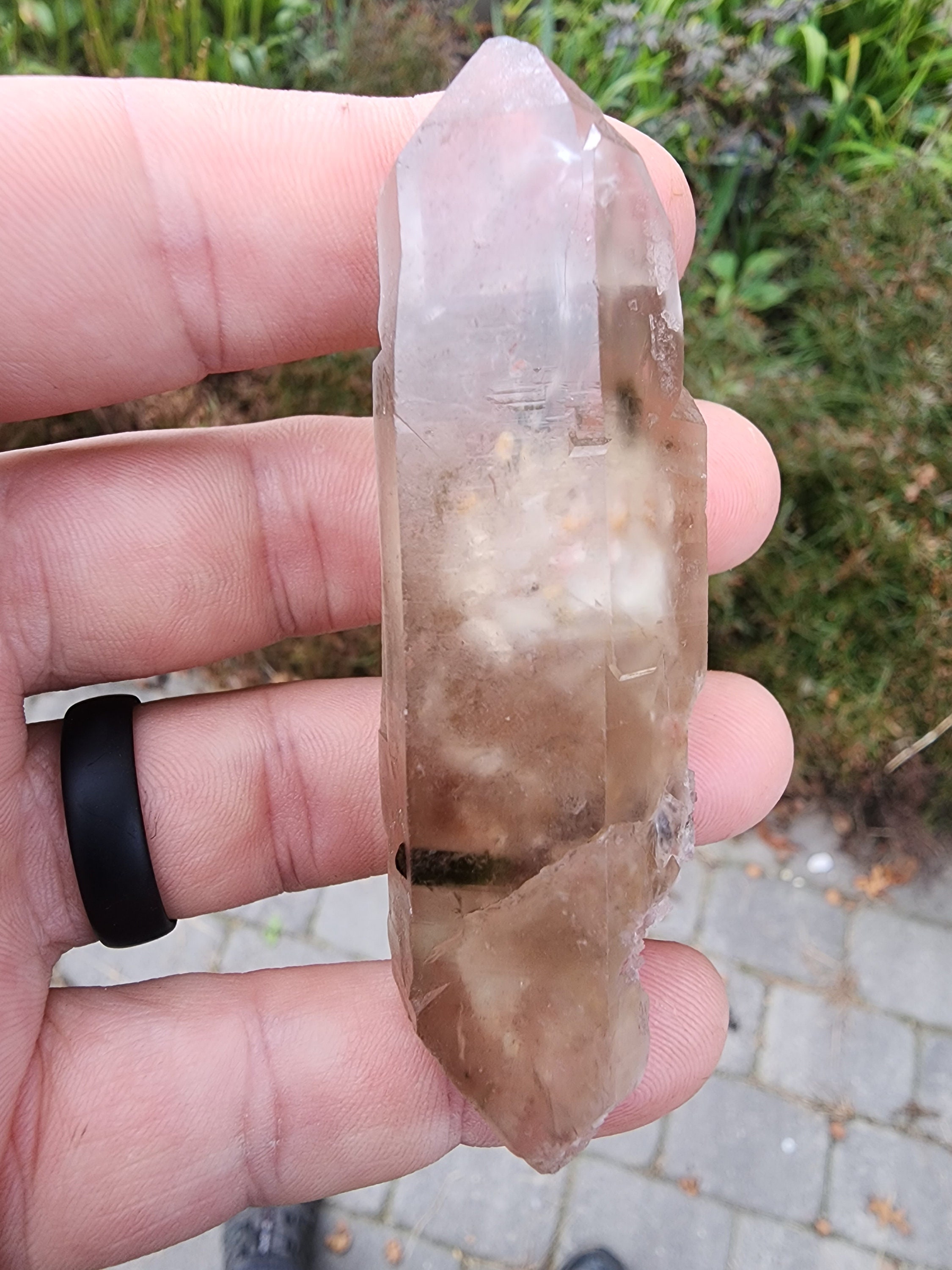 ブラジル、ミナスジェライス産のクォーツ入りウォーターメロン