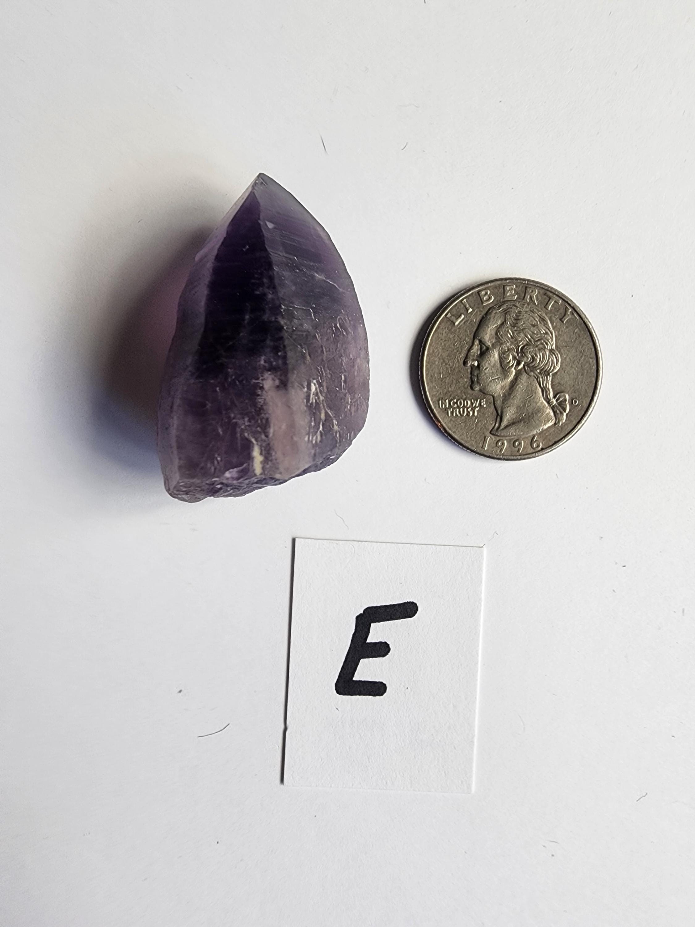 ナイジェリア、タラバ産のトゥトゥクリフスアメジスト - Etsy 日本