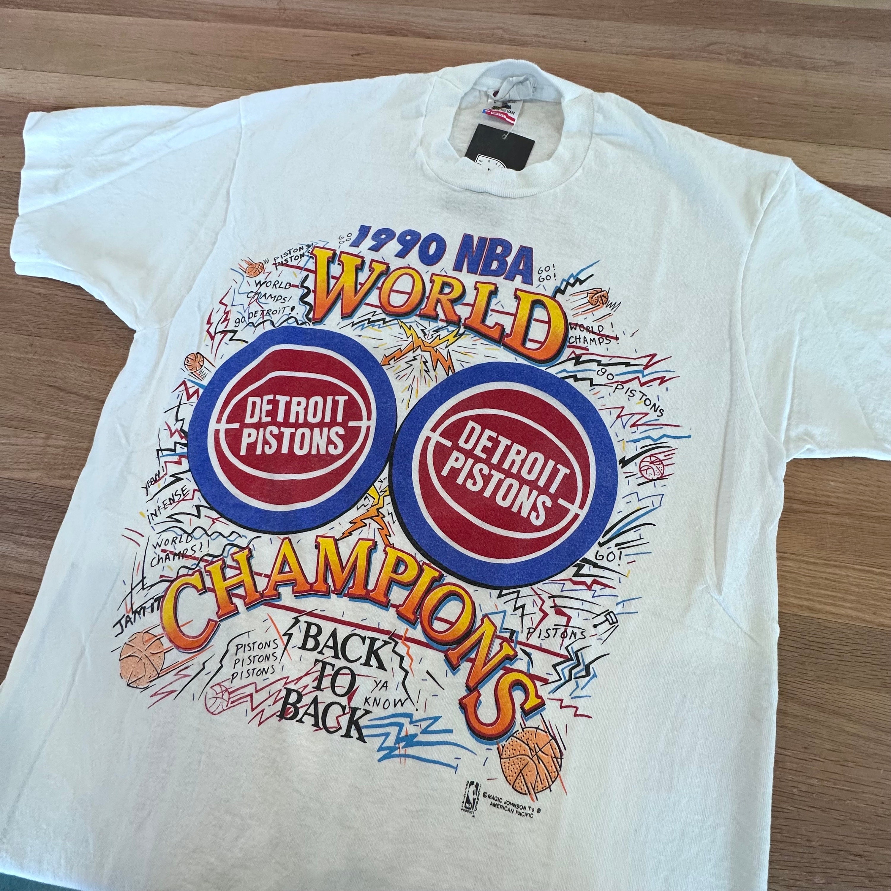 1990 Back to Back Champs Detroit Pistons T-shirt Sz L (A1553 1990 Back to Back Champs Detroit Pistons T-shirt Sz L (A1553
