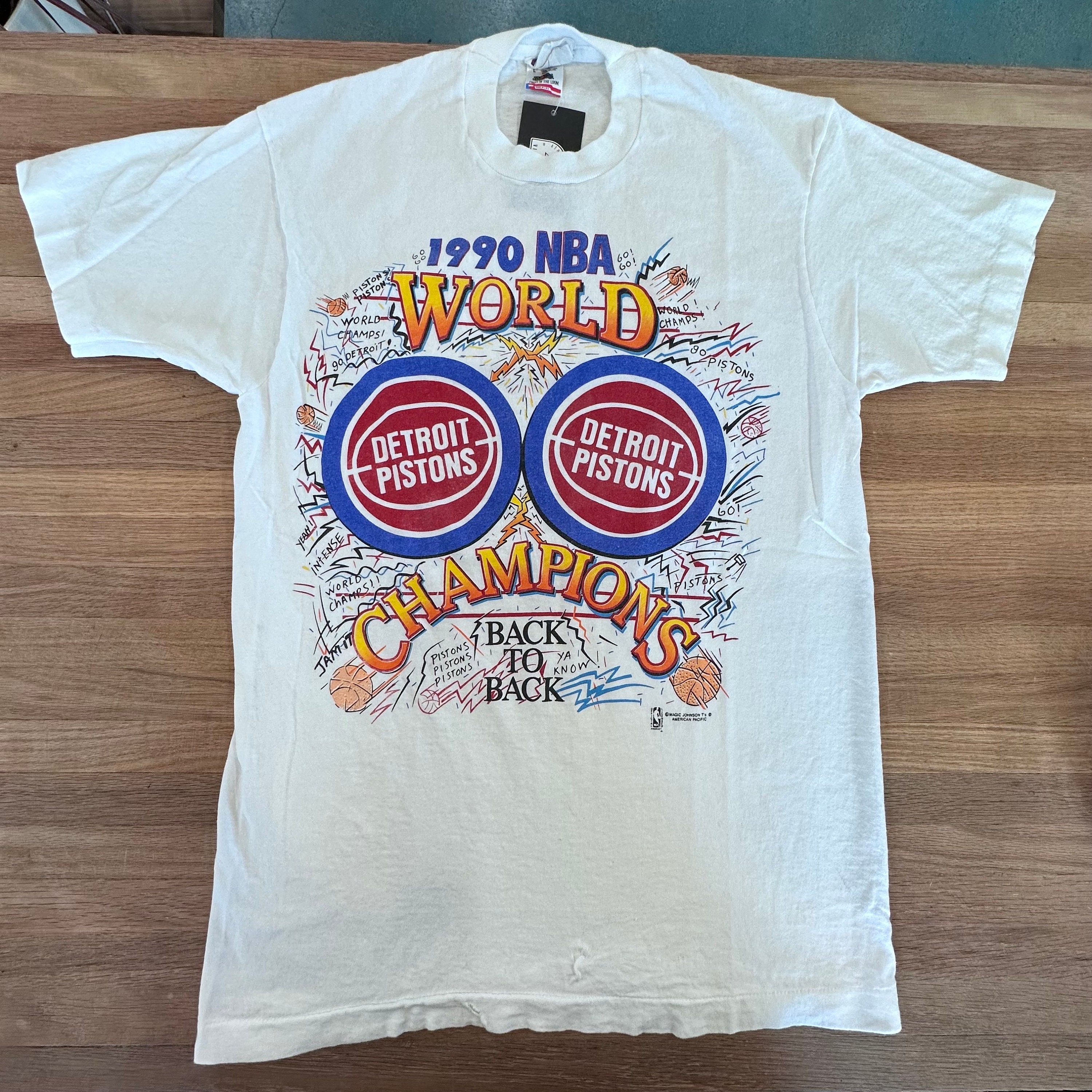 1990 Back to Back Champs Detroit Pistons T-shirt Sz L (A1553