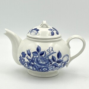 Kleine Teekanne aus der Kollektion Harvest Blue von Portmeirion Bild 4