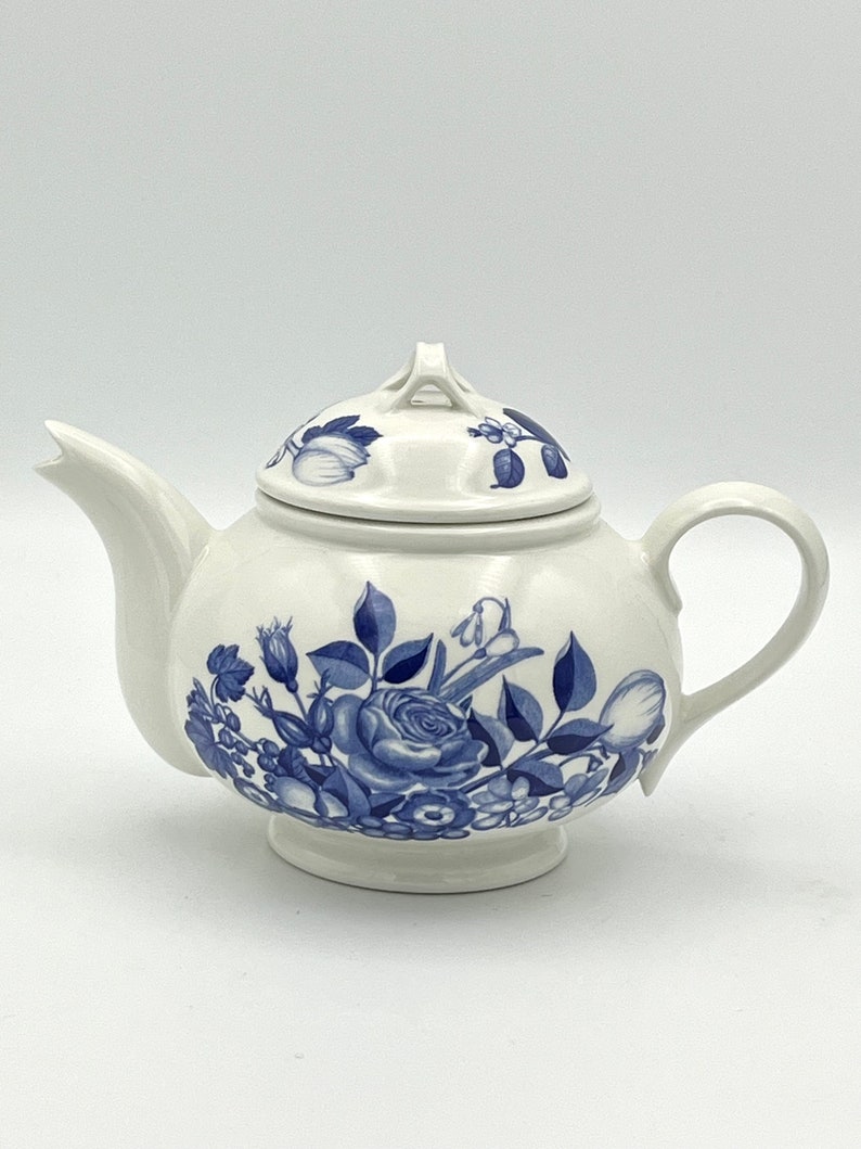 Kleine Teekanne aus der Kollektion Harvest Blue von Portmeirion Bild 4