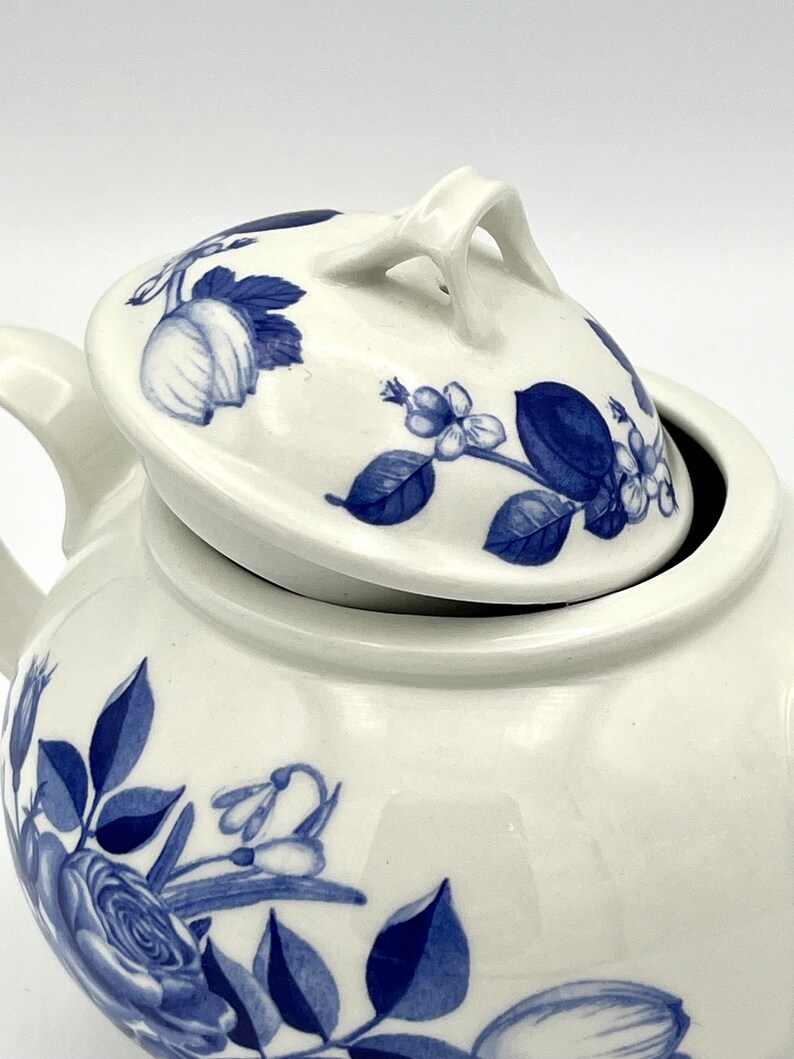 Kleine Teekanne aus der Kollektion Harvest Blue von Portmeirion Bild 7