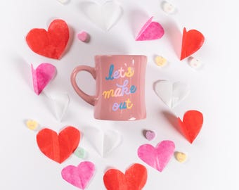 Taza "Let's Kiss Out Mint Diner"