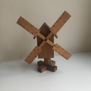 Mulino olandese intagliato in legno, anni &#39;70