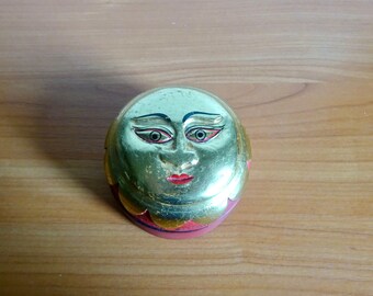 Sun carved trinket box engraved hand painted tray holder with lid 1980s