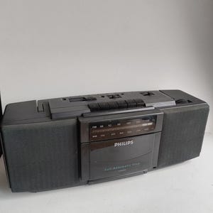 Vintage Philips radio cassette player boombox  1987