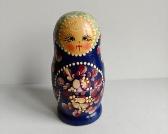 Vintage Matryoshka dolls nesting hand painted folk art collectibles 1960