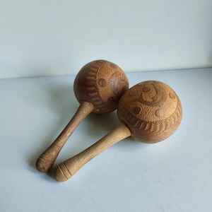 Antique carved Maracas rattle shaking musical instrument latin percussion 1940