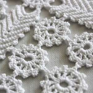 White crochet set table runner and four doilies image 3