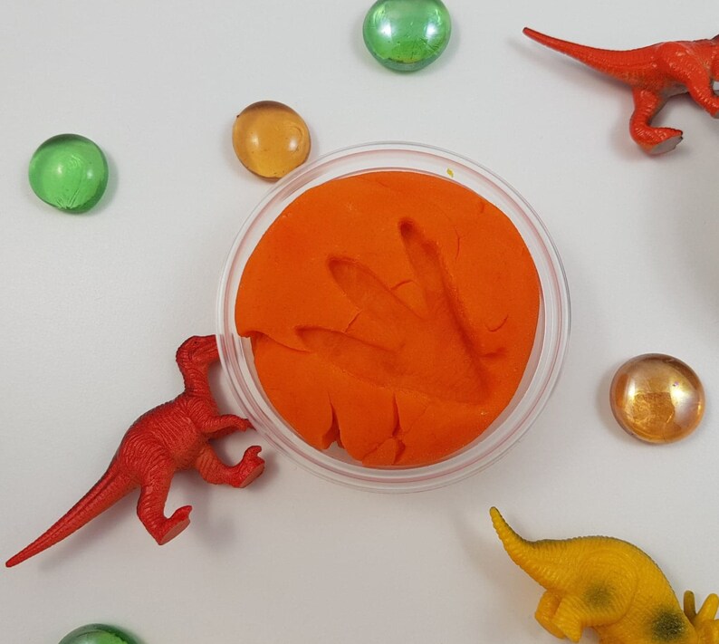 Set of 4 DINOSAURS Scented play dough Jurassic park dinosaur world sensory Montessori Waldorf party favour homemade gift pack party dkhkdin