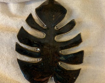 Handmade Stoneware Monstera Leaf Dish / Soap Dish