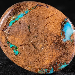 Boulder Opal 31 mm x 26 mm. 41.65cts