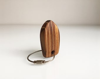 Wooden Boat Keychain Teak Deck Style – Nautical Key Fob for Boaters, Handmade Marine Accessory, Gift for Boat Lovers