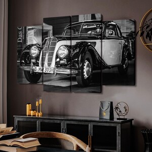 Op de afbeelding: Een set van drie keramische mokken met een gespikkelde, matte afwerking. De mokken zijn in crème, lichtgrijs en donkergrijs. Elke mok heeft een eenvoudig, minimalistisch ontwerp en een afgerond handvat.