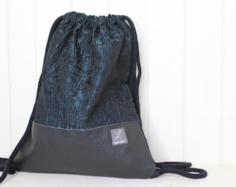 Gym bag / backpack "Dark Peakock"