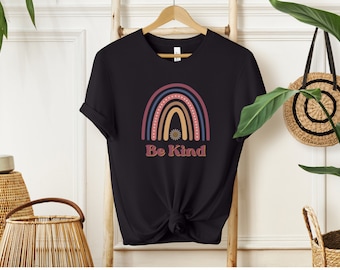 Be Kind Regenbogen T-Shirt: Retro Kurzarm T-Shirt