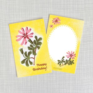 Minicard / fiore Happy Birthday giallo / cartoncino in polpa spessa