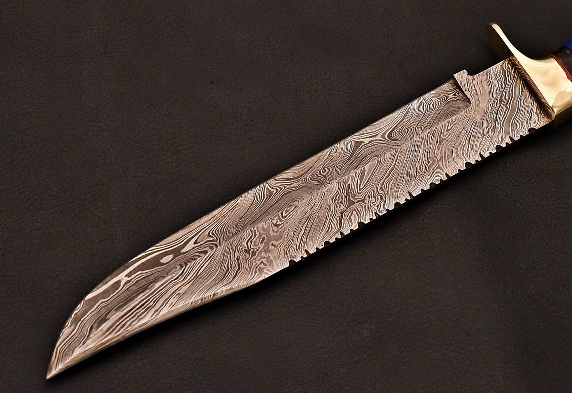 Exquisite Handmade Damascus Bowie Knife - 11.5