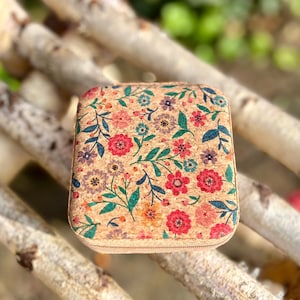 ausgefallenes Schmuckkästchen | Reise Schmuckbox | Kork | Schmuck Etui | vegan | Geschenkidee Freundin | kleine Geschenke für Frauen