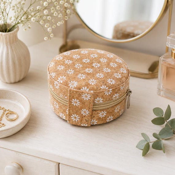 Ausgefallenes Schmuckkästchen | Reise Schmuckbox | Kork | Schmuck Etui | vegan | Geschenkidee Freundin | kleine Geschenke für Frauen