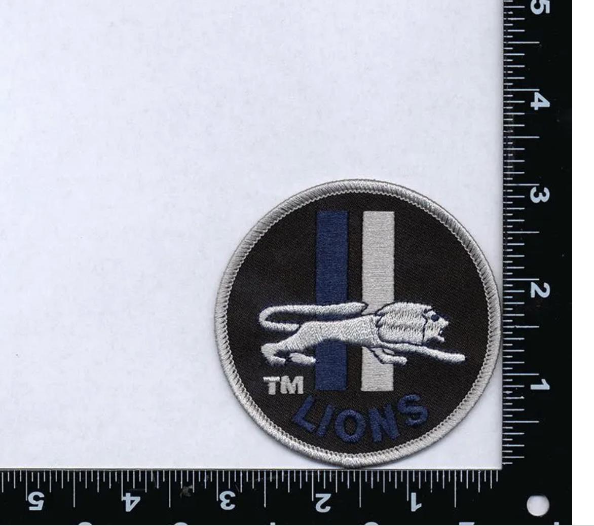 Patch Brodé "C'est Ce Que C'est" à Repasser Ou Coudre - Décor Personnalisable Pour Vêtements, Sacs, Casquettes | Taille 8,8 X 2,5 Cm