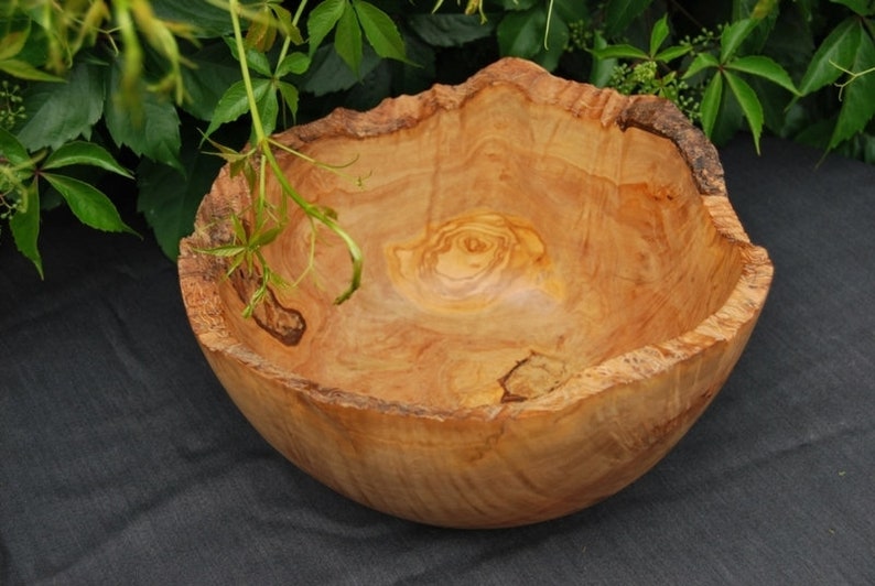 XXL Olive Wood Salad Bowl 23cm WOOD UNIQUE image 3