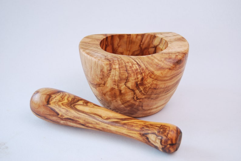 Mortar & pestle diameter olive wood. 14 cm image 2