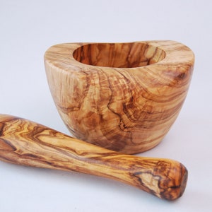 Mortar & pestle diameter olive wood. 14 cm image 3