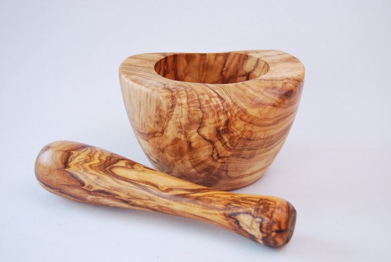 Mortar & pestle diameter olive wood. 14 cm image 3