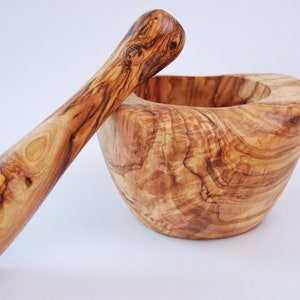 Mortar & pestle diameter olive wood. 14 cm image 4