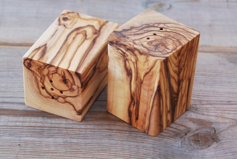 Salière Poivrière en Bois dolivier Sel Poivre Etsy Canada Salière Poivrière en Bois dolivier Sel Poivre Etsy Canada