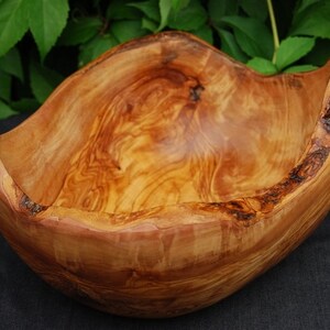 Olive Wood Fruit Bowl with Handle image 2