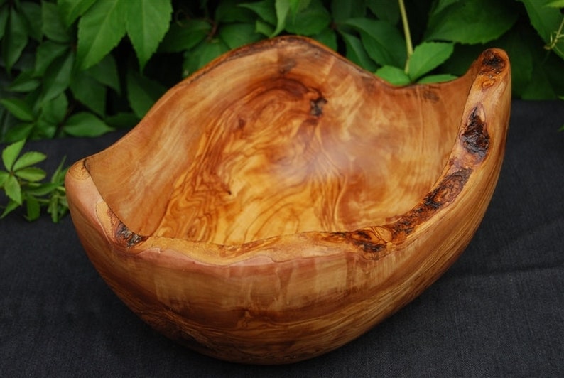 Olive Wood Fruit Bowl with Handle image 2