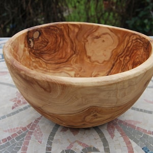 Olive Wood Salad Bowl 22 cm  ** WOOD UNIQUE**