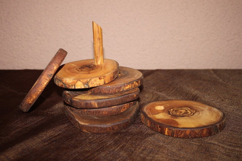 Set of 6 wooden coasters wooden olive & support image 4