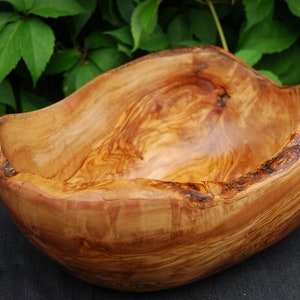 Olive Wood Fruit Bowl with Handle image 3