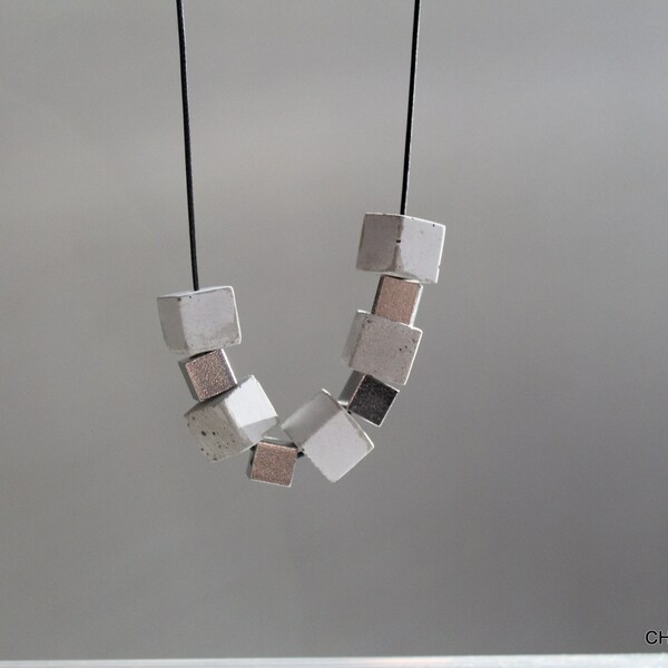 Cubes - Collier contemporain en béton gris et acier
