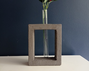 Arche - Vase béton gris anthracite et soliflore en verre