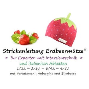 Könnte beinhalten: Eine rot-grüne Erdbeer-Strickmütze mit weißen Herzdetails. Die Mütze befindet sich neben einer Grafik von Erdbeeren und dem Text "Strickanleitung Erdbeermütze".