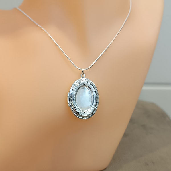 Oval Halskette, Foto Medaillon, Silberfarbe, Schlangenkette