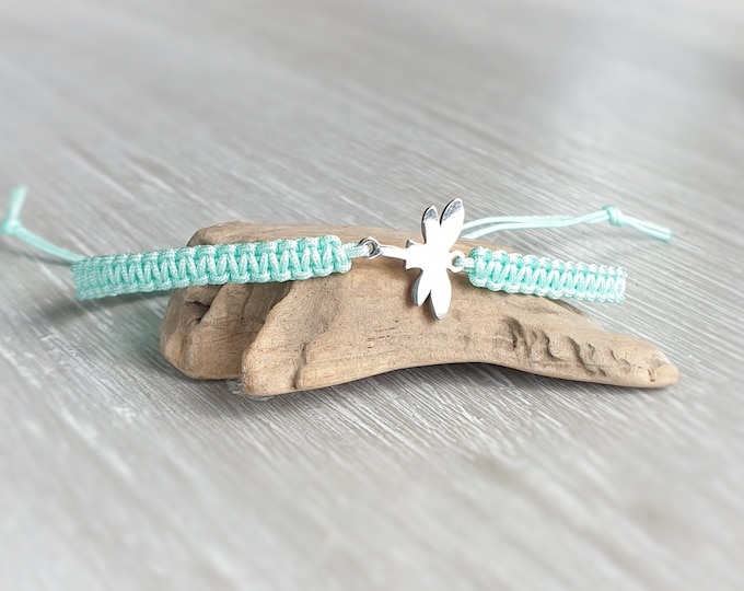 Handmade macrame bracelet dragonfly. Large selection of colors. Pendant gift for woman lucky charm gift bracelet