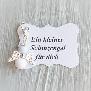 20 Schutzengel Anhänger + 20 Kärtchen Taufe Kommunion Glückbringer Charm versilbert Gastgeschenk Engelchen Vermerk personalisierbar spb