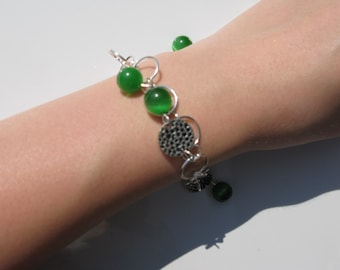 Bracelet with green beads