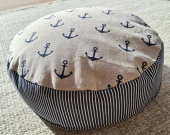 Sea yoga with this great maritime pillow with organic spelled husk
