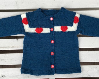 Babystrickjacke mit roten Herzchen, Gr.74-80